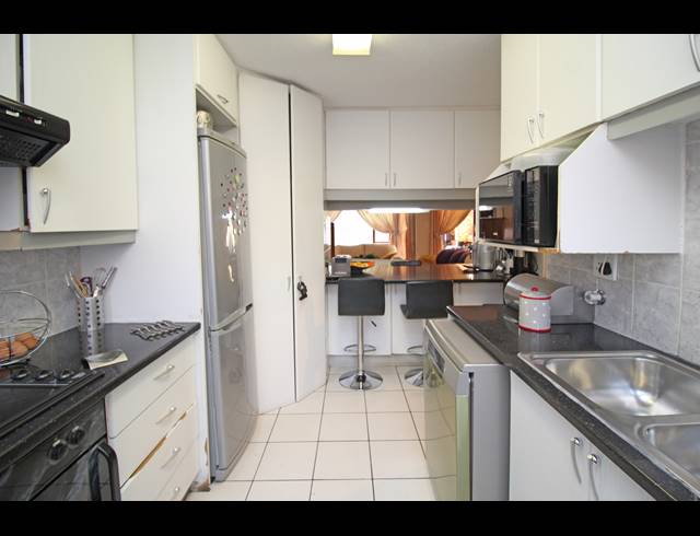 3 BEDROOM TOWNHOUSE FOR SALE IN BEDFORD GARDENS